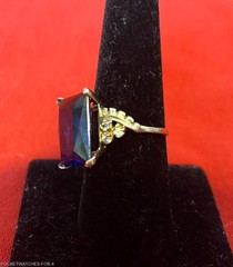 VINTAGE SIMULATED BLUE SAPPHIRE 10 KT GOLD RING SIZE 8.25