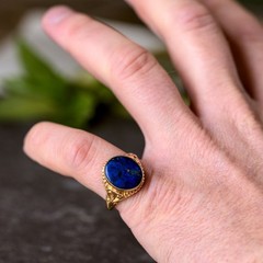 UNUSUAL ORNATE ANTIQUE ENGLISH 15K GOLD LAPIS LAZULI SIGNET RING PINKY RING 1880
