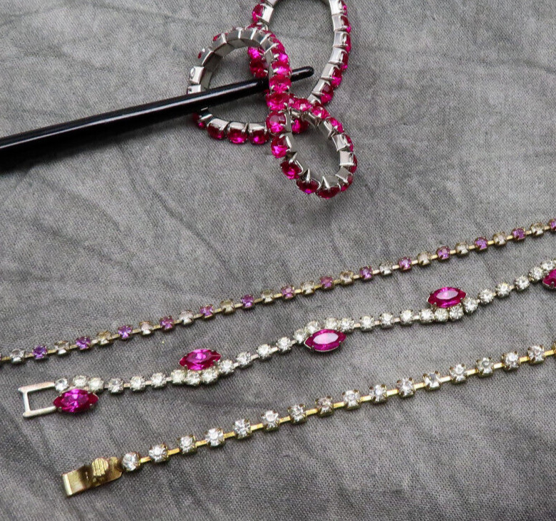 Lot of 4 Rhinestone Bracelets Tennis Vintage Red Pink Clear Crystal Set 938c