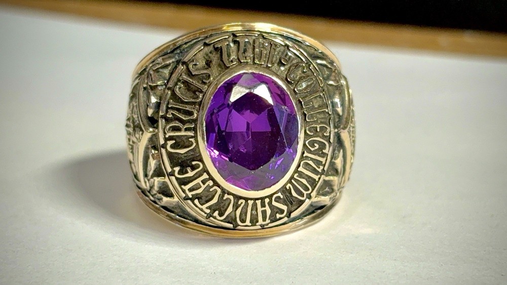 Men’s Vintage 10K Yellow Gold 1977 Holy Cross Class Ring-Size 11.