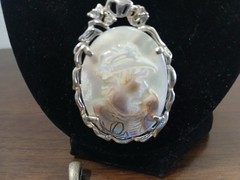 Lot of 4 Cameo Pendants Carved Shell Silver Tone With Pearl Necklace & Bracelet