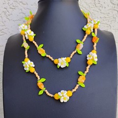 Vtg Plastic Lucite Daisy Leaf Orange Bead Necklace Fun Colorful 1960s Mod Retro