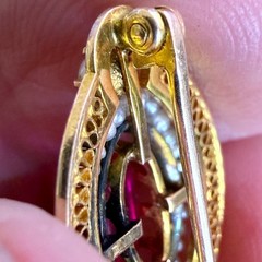 Antique 10K yellow gold red stone & seed pearl brooch pin 2.0 grams