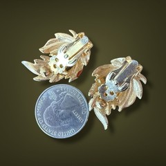 Leaf Clip On Earrings Enamel Vintage Mid Century Gold Tone Red Green