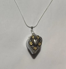 Antique Silver Gold Tone Floral Heart Magnifying Loupe Pendant Necklace 20 x