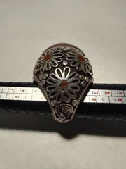 Vintage Carnelian (Aqeeq/Agate) Seal Ring – Ornate Floral Silver-Tone Band