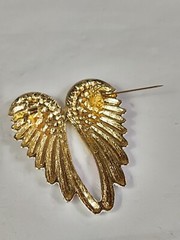 Beautiful Angel Wings Brooch Pendant Iridescent Rhinestones Gold Tone White Pink