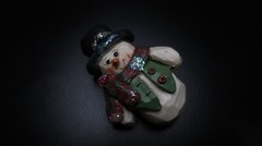 Vintage Artisan Handmade Snowman Brooch Size: 6.3 x 4.5 cm BB2