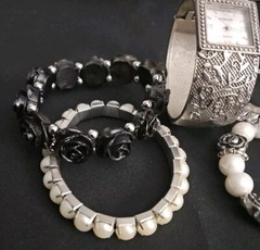 Women’s Pre-owned Lot Of 5 Silver Black Bracelets & Watch