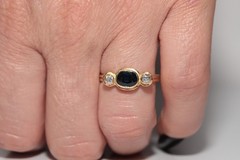 Vintage Circa 1980s 18k Gold Natural Diamond And Oval Cut Sapphire Ring