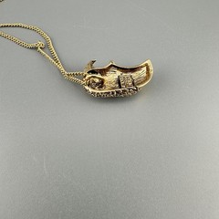 Vintage Eagle Pendant Necklace Gold Tone Figural Bird Signed 18″ Chain Box Clasp