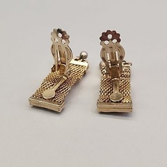 Vintage Leru Mesh Earrings Clip On Gold Tone Dangle 1 5/8″