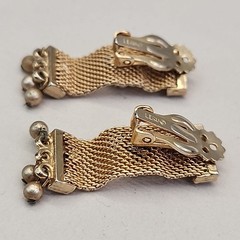 Vintage Leru Mesh Earrings Clip On Gold Tone Dangle 1 5/8″