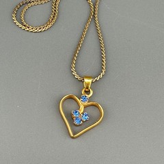 Vintage Rhinestone Heart Pendant Necklace Blue Stone Gold Tone 15″ Chain Dainty
