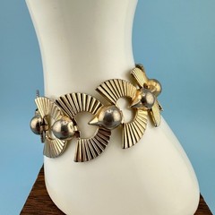 Vintage Art Deco Style Bracelet Gold Tone Fan Link 6.5″ Designer Signed
