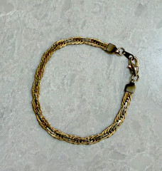 **VINTAGE** 14K Gold Plated Bracelet – 8 1/4″ – GORGEOUS!