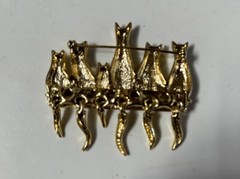 Green Eyed Cats Brooch Pin with Dangling Cat Tails