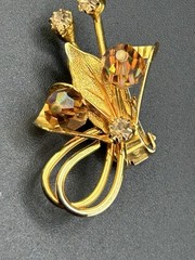 Hobé Gold Tone Flower Clip On Earrings W Amber/Champagne AB Crystals