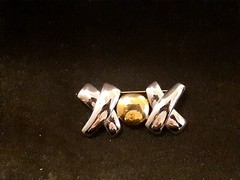 L R Lady Remington Gold And Silver Tone Brooch/pin. XOX Hugs And Kisses