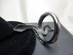 VINTAGE METAL ALLOY SNAKE RING WITH CRYSTAL INLAID BODY APPROX. SIZE 9