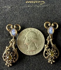 Vtg 1974 Sarah Coventry Contessa Opalesque/Green Gold Tone Clip On Earrings 11g