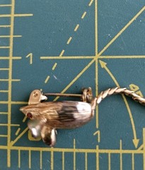 Vintage Gold Tone Mouse Pin Back Brooch Pink Eyes Moveable Tail 1 “W Tail 2.25”
