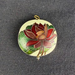 Vtg 1970s Cloisonne Enamel Lotus Blossom Pendant Necklace Gold Tone Boho Round