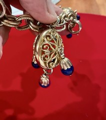 RARE VTG NAPIER GOLD TONE 5 CHARM FAUX LAPIS MINT DBL LINK CHARM BRACELET 7.5”