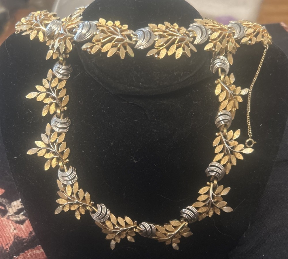Vtg Crown Trifari Leaf Sprig Dome Two-Tone Choker & Matching 6 3/4” Bracelet Euc