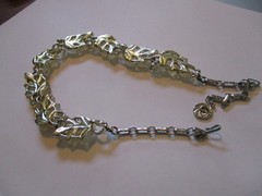 Signed Lisner Lucite/Plastic Leaf Necklace