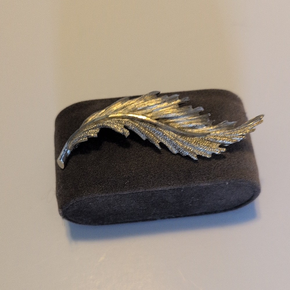 Vintage Mid Century Brushed Silver Tone Feather Brooch Plume Leaf Pin Unmarked