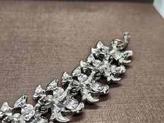 Vintage 1950’s-1960’s? Rhodium Plated Flower Plaque Link 7″ Costume Bracelet
