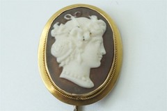 15K GOLD CARVED SHELL GODDESS CAMEO STICKPIN – FINE QUALITY ANTIQUE VICTORIAN