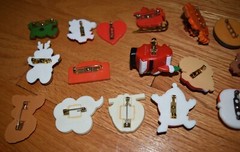 Lot of 20 Hallmark Pins Brooch Christmas Holiday Santa Thanksgiving Turkey Pin