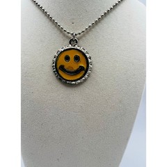 Vintage Y2K Smiley Face Bottle Cap Necklace – Made in Korea – 90s Retro Pendant