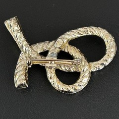 Vintage Gold Tone Rope Knot Brooch Pin Braided Ribbon Nautical Costume Jewelry