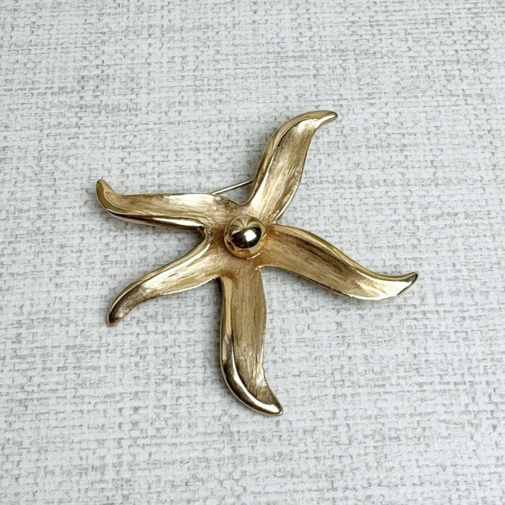 Vintage 60s Pastelli Gold Tone Starfish Star Brooch Pin Textured Signed