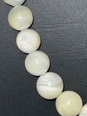 Vintage Round Iridescent Mother of Pearl Graduated Bead Necklace