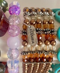 Lot of 16 Bracelets Beaded Stretch Gemstone Wood Lucite Stackable Lizas Kissaka