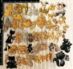 50pc Cat Brooch Lot Rhinestone Enamel Kitten Pearl Pin Costume