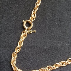 Vintage Trifari Crown Necklace. Gold Tone, 12 In Chain, Pendant 2.5 X 1.5