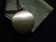 Vintage LeStage 1/20 12kGF Photo Locket Pendant Etched Wreath 20″Chain & Box