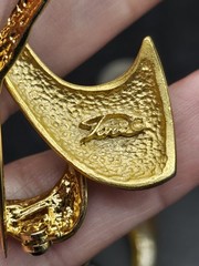 Vintage Signed Tona Ribbon Brooch Brushed and Textured Gold Tone Swirl Design