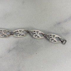 Vintage Sterling Silver Oval Link Leaf Floral Design Bracelet
