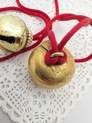 Vintage Prendant Revlon Charlie Solid Perfume Brass metal Apple bottle READ