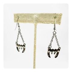 Vintage Vampire Fangs Halloween Fashion Forward Dangling Earrings Silver/Red