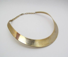 Vintage Gold Tone Curved Narrow to Wide Collar .75 Inch Bar & Chain Necklace