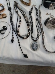 21 Pc jewelry lot Womens Fashion Necklaces Rings Bracelets Earrings Brooches