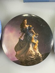Lot 5 VTG Figurine Collector Pinback Buttons – Moo Moo’s, Precious Moments +More