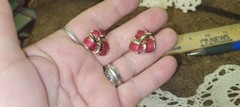 VINTAGE Red & Gold Unbranded Enamel Metal Alloy Clip-on Earrings Great Condition